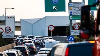 Τροχαίο-με-2-τραυματίες-στην-Αττική-οδό-στον-κόμβο-Παιανίας,-σοβαρά-ο-ένας-διακομίστηκε-στο-ΚΑΤ