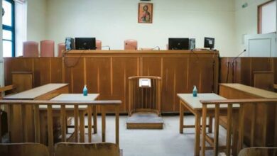 Θεσσαλονίκη:-Συνελήφθη-51χρονος-που-φωτογράφιζε-κατηγορούμενο-μέσα-στη-δικαστική-αίθουσα