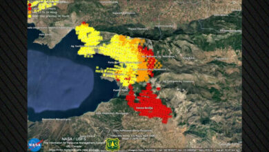 «mega-fire»-η-πυρκαγιά-της-Αττικοβοιωτίας:-Δείτε-χάρτη-από-δορυφόρο-με-τα-ενεργά-μέτωπα