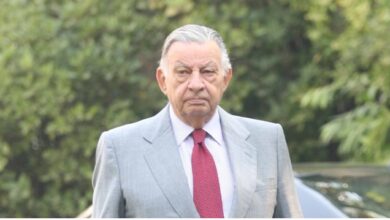 Την-Τρίτη-στη-Μητρόπολη-Αθηνών-η-κηδεία-του-Γιάννη-Βαρβιτσιώτη
