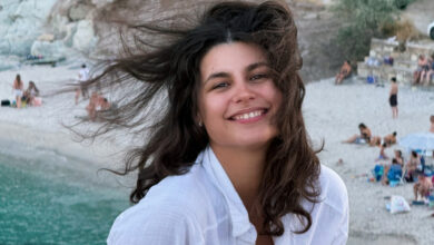 Η-Δανάη-Παππά-κάνει-διακοπές-στην-Εύβοια:-Κανένα-πρέπει,-μόνο-τζιτζίκια,-γράφει