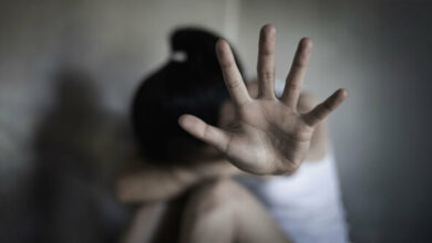 Νέα-Αγχίαλος:-66χρονος-σάτυρος-αυνανιζόταν-πρακολουθώντας-την-13χρονη-γειτόνισσα-του