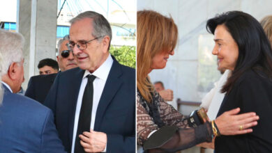 Στο-Α΄-Νεκροταφείο-το-μνημόσυνο-για-τον-έναν-χρόνο-από-τον-θάνατο-της-Λένας-Σαμαρά