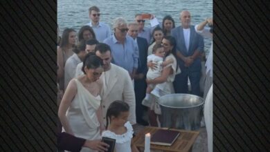 Η-Βαλέρια-Χοψονίδου-βάφτισε-τον-γιο-της-στη-Βουλιαγμένη,-δείτε-φωτογραφίες