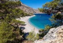 Απαγορεύτηκε-η-κολύμβηση-στο-Αρδάνι-της-Καρπάθου-γιατί-εντοπίστηκαν-παλιά-πυρομαχικά
