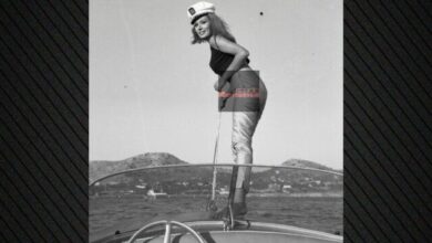 Η-Ρίκα-Διαλυνά-έγινε-95:-Η-φωτογραφία-πάνω-σε-σκάφος-από-τη-δεκαετία-του-1960