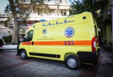 Πάτρα:-Παιδί-2,5-ετών-έπεσε-από-μπαλκόνι-και-σώθηκε-γιατί-δέντρο-ανέκοψε-τη-πορεία-του