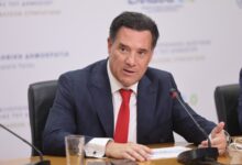 Η-απάντηση-Γεωργιάδη-για-την-πτώση-σοβά-στο-Βενιζέλειο:-Παιδιά-χαλαρώστε,-δεν-καταρρέει-το-ΕΣΥ