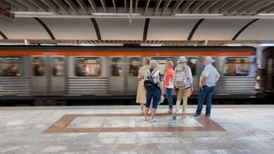 Θερινό-ωράριο-στα-ΜΜΜ:-Πώς-κινούνται-τον-Αύγουστο-μετρό,-ΗΣΑΠ,-τραμ-και-λεωφορεία