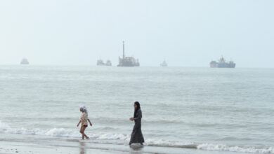 Ιράν-σε-Τραμπ:-Τα-Στενά-του-Ορμούζ-παραμένουν-κλειστά,-μόλις-8-πλοία-πέρασαν-σε-μία-ημέρα