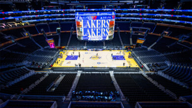 «Πωλούνται-οι-lakers;»:-Πώς-μια-απλή-ερώτηση-οδήγησε-στο-αθόρυβο-deal-αστραπή-των-$12,5-δισ.