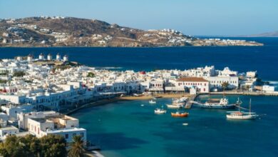 Μύκονος:-Συνελήφθησαν-δύο-γυναίκες-που-έκλεψαν-ρολόγια-αξίας-42.000-ευρώ