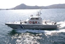 Φωτιά-σε-ταχύπλοο-στο-Πόρτο-Ράφτη:-Το-Λιμενικό-διέσωσε-τον-χειριστή
