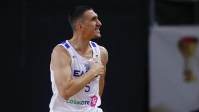 Έτοιμος-να-«ντυθεί»-ξανά-στα-κιτρινόμαυρα-ο-Λαρεντζάκης