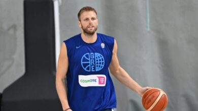 Τραυματίστηκε-και-αποχωρεί-από-την-Εθνική-ο-Βασίλης-Χαραλαμπόπουλος