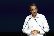 Μητσοτάκης:-Τα-χρήματα-δεν-είναι-ατελείωτα,-δεν-κόβουμε-κορδέλες-για-να-μας-ψηφίσουν