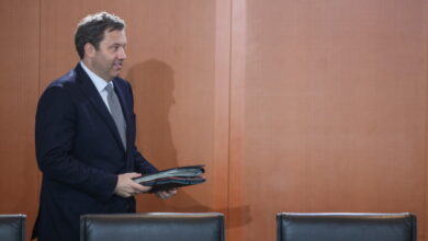 Γερμανός-ΥΠΟΙΚ-σε-Τραμπ:-Τερματίστε-τον-ανεύθυνο-πόλεμο-με-το-Ιράν