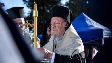Ο-«ανθρωποθεός»-καταστρέφει-τη-Γη,-λέει-ο-Πατριάρχης-Βαρθολομαίος-για-την-κλιματική-αλλαγή