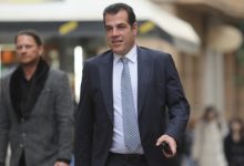 Επίσκεψη-Πλεύρη-σε-δομές-αιτούντων-άσυλο:-Δεν-θα-κάνουμε-πίσω-στην-πολιτική-των-επιστροφών