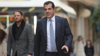 Επίσκεψη-Πλεύρη-σε-δομές-αιτούντων-άσυλο:-Δεν-θα-κάνουμε-πίσω-στην-πολιτική-των-επιστροφών