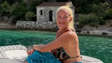 Η-βόλτα-της-Ζέτας-Μακρυπούλια-με-φουσκωτό:-«Έστω-και-στην-εκπνοή,-λίγο-καλοκαίρι-και-για-μένα»
