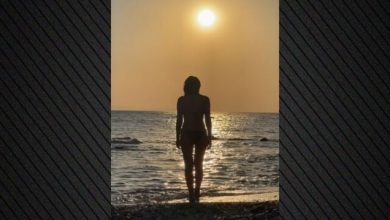 Μαρία-Ναυπλιώτου-από-τη-θάλασσα-με-φόντο-το-ηλιοβασίλεμα:-Μέχρι-το-επόμενο-καλοκαίρι