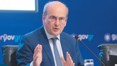 Επειδή-η-ΔΕΗ-σώθηκε-το-2019-μπορεί-σήμερα-να-στηρίζει-τους-καταναλωτές,-λέει-ο-Κωστής-Χατζηδάκης