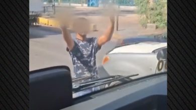 Ρομά-μπλόκαραν-λεωφορείο-και-προπηλάκισαν-οδηγό-στην-Ακτή-Μιαούλη:-«Ήταν-εκτός-ορίων»