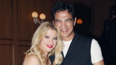 Η-Τζένη-Θεωνά-και-ο-Δήμος-Αναστασιάδης-βάφτισαν-τους-δύο-γιους-τους,-νονός-ο-Αντίνοος-Αλμπάνης