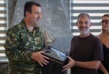 Ο-Αντώνης-Καράτζης-τιμήθηκε-για-την-προσφορά-του-στις-Ένοπλες-Δυνάμεις