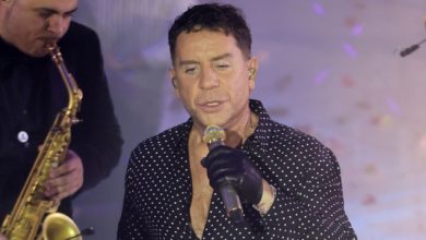 «Όσο-ζω,-Μαζώ»:-Το-σύνθημα-που-σφράγισε-τη-σχέση-του-Γιώργου-Μαζωνάκη-με-τους-θαυμαστές-του