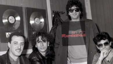 Νίκος-Καρβέλας:-Το-αδημοσίευτο-στιγμιότυπο-από-το-1980
