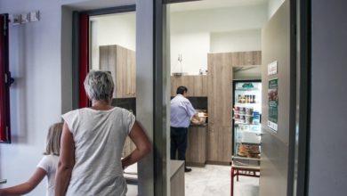 Τέλος-πατατάκια-και-σοκολάτες-στα-σχολικά-κυλικεία:-Η-λίστα-με-τα-απαγορευμένα-σνακ