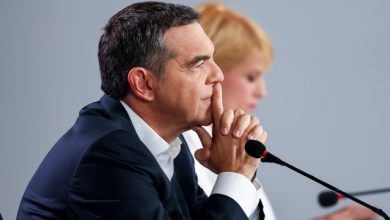 Η-τριπλή-στρατηγική-Τσίπρα:-to-άνοιγμα-στο-ΠΑΣΟΚ,-ο-«κορεσμός»-Μητσοτάκη-και-οι-δεύτερες-κάλπες