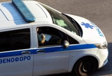 Κρήτη:-Λιμενικός-βούτηξε-στη-θάλασσα-και-έσωσε-γυναίκα-που-κινδύνευε-στο-Κουμ-Καπί-Χανίων