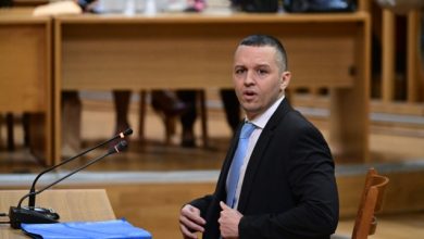 Η-επιστροφή-Κασιδιάρη-πυροδοτεί-την-πολιτική-συζήτηση,-τι-λένε-οι-συνταγματολόγοι
