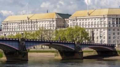 mi5:-Παραδέχθηκε-ότι-έδωσε-ψευδή-στοιχεία-σε-δικαστήρια-για-υπόθεση-νεοναζί-πληροφοριοδότη
