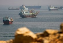 Ορμούζ:-Το-Ιράν-ανοίγει-τον-δρόμο-για-κατασχέσεις-πλοίων-και-φορτίων