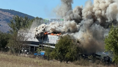 Φωτιά-τώρα-σε-εργοστάσιο-ανακύκλωσης-οχημάτων-στη-Μπάφρα-Ιωαννίνων,-δείτε-φωτογραφίες