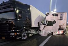 Φθιώτιδα:-Φορτηγό-έπεσε-πάνω-σε-νταλίκα-που-ήταν-παρκαρισμένη-μετά-τα-διόδια
