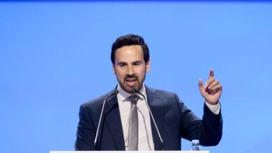 Ρωμανός:-Η-μάχη-με-την-ενεργειακή-κρίση-δίνεται-με-σοβαρότητα,-όχι-με-λεφτόδεντρα