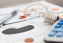 Τιμολόγια-ρεύματος:-Τι-θα-πληρώσουμε-τον-Οκτώβριο,-οι-αυξήσεις-και-οι-επιλογές-των-νοικοκυριών