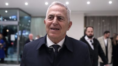 Την-προσχώρηση-του-Ευάγγελου-Αποστολάκη-στο-ΠΑΣΟΚ-ανακοινώνει-αύριο-ο-Ανδρουλάκης