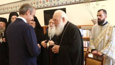 Ο-αγιασμός-της-Βουλής:-Οι-παρέες-και-τα-πηγαδάκια,-ποιοι-μίλησαν-με-ποιους-–-Δείτε-φωτογραφίες