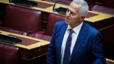 Στο-ΠΑΣΟΚ-και-επίσημα-ο-Ευάγγελος-Αποστολάκης,-ανακοινώθηκε-στη-Βουλή-η-ένταξή-του-στην-ΚΟ