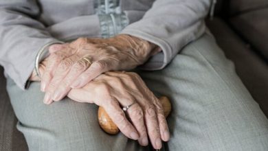 Κρήτη:-Άρπαξαν-από-90χρονη-15.000-ευρώ,-πήραν-μέχρι-και-το-πιεσόμετρο