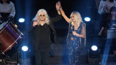 «Θα-πάμε-κόντρα-κι-όπου-βγει»:-Τα-τραγούδια-της-Άννας-Βίσση-που-δεν-έχει-γράψει-ο-Νίκος-Καρβέλας