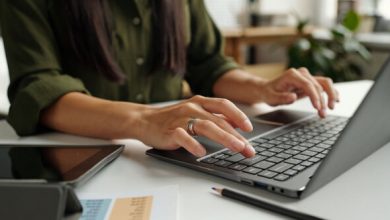 pwc:-Ικανοποιημένοι-δηλώνουν-οι-Έλληνες-από-την-εργασία-τους,-ο-ρόλος-της-τεχνητής-νοημοσύνης