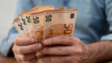 Συνταξιούχοι:-Τα-τρία-κριτήρια-για-το-επίδομα-των-400-ευρώ-–-Πότε-ανοίγει-η-πληρωμή