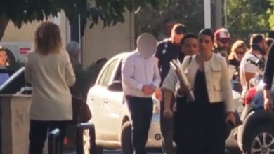 Βίντεο:-Στην-Ευελπίδων-ο-52χρονος-γυναικολόγος-που-κατηγορείται-για-πορνογραφία-ανηλίκων